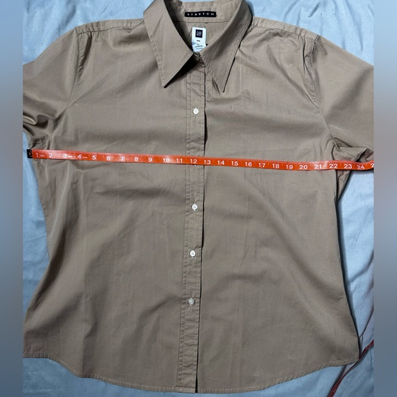 GAP Women's Beige Button Down Shirt - Picture 7 of 8